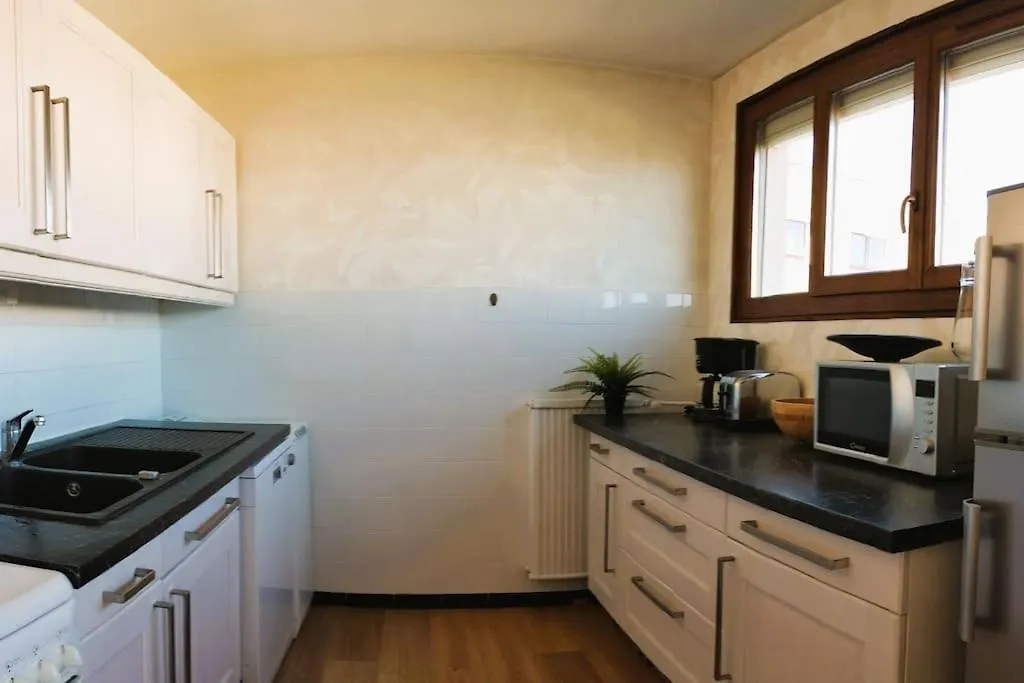 Residence Du Parc De Lyon Est 102M2 Pkg Free Saint-Priest  0*, Saint-Priest (Rhone)