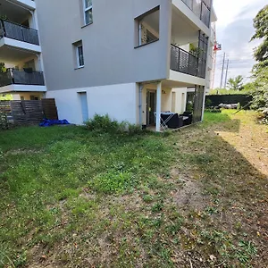  Appartement Appt 2 Au Calme - Jardin Prive - Metro D, Eurexpo, Groupama Stadium