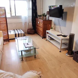 Appartement Entier 70m² Avec Balcon Et Parking En Résidence Fermée